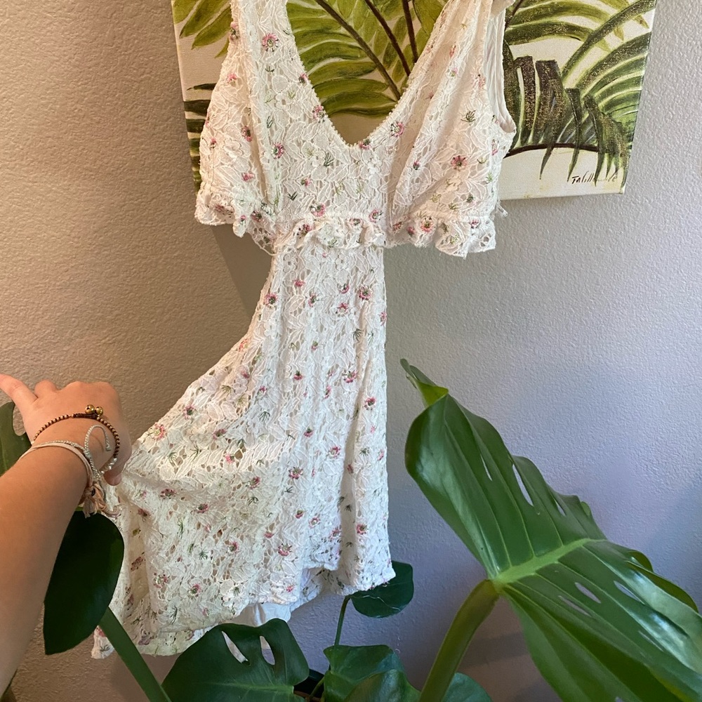 Lacy white short dress